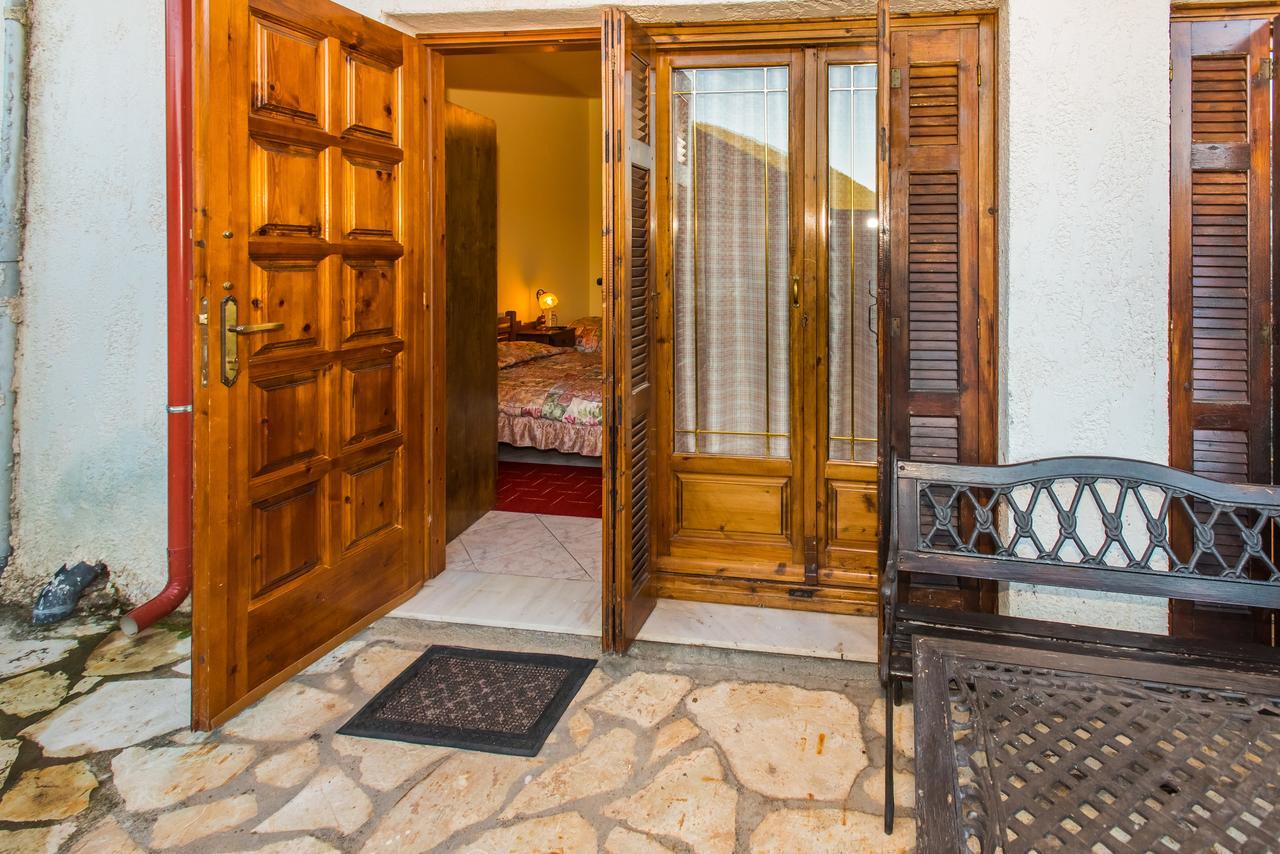 Elatos Rooms Mikrón Khoríon 外观 照片
